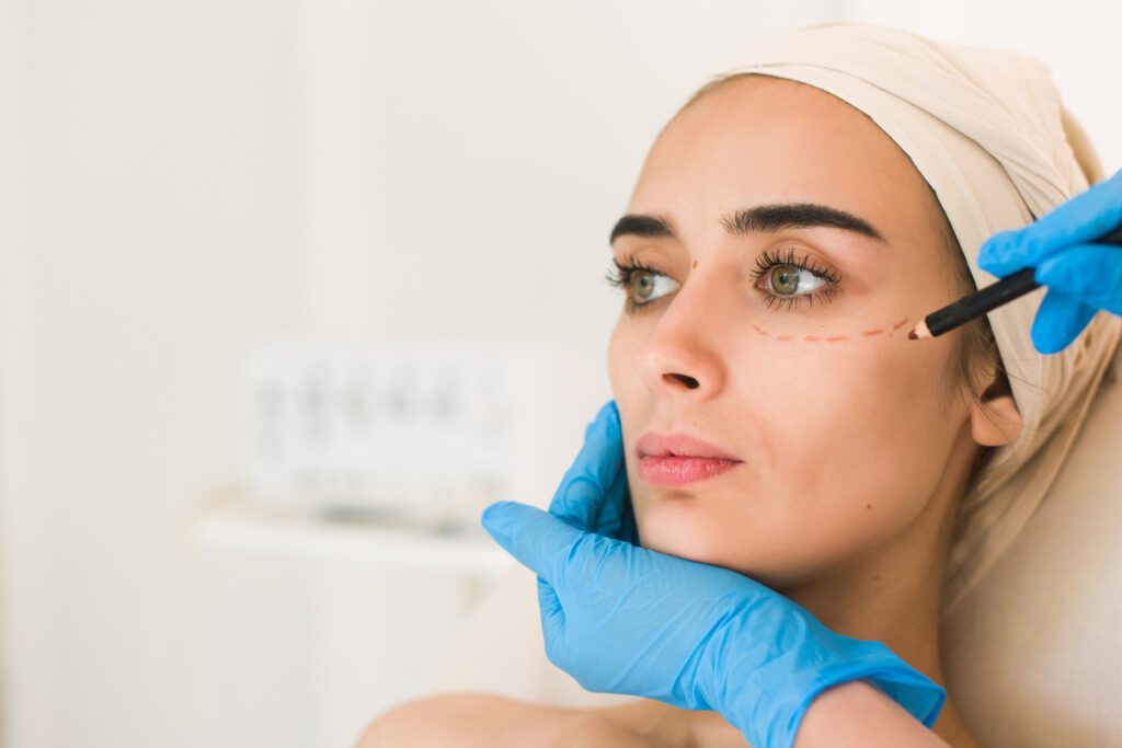 What does 2021 have in store for plastic surgeons? With elective surgeries still suspended in some states, and many patients opting to postpone elective surgeries due to coronavirus, it’s hard to say. What we do know is that the competitive landscape is likely to remain white-hot.